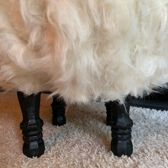 Hand made fluffy white Ottoman - Picture 5 of 5